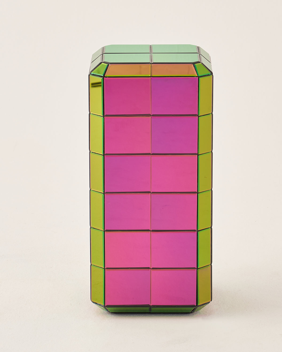 Nexus Pedestal